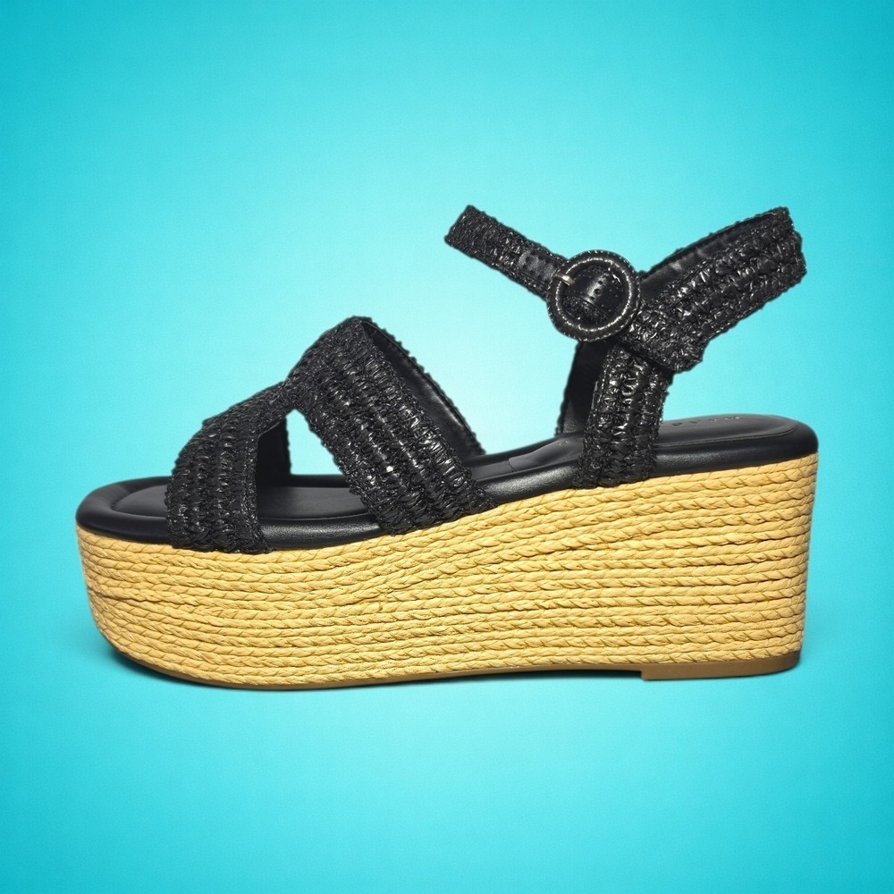 New Women's Marc Fisher LTD Payley Black Sandals, Size 9 M. Retail for $150.